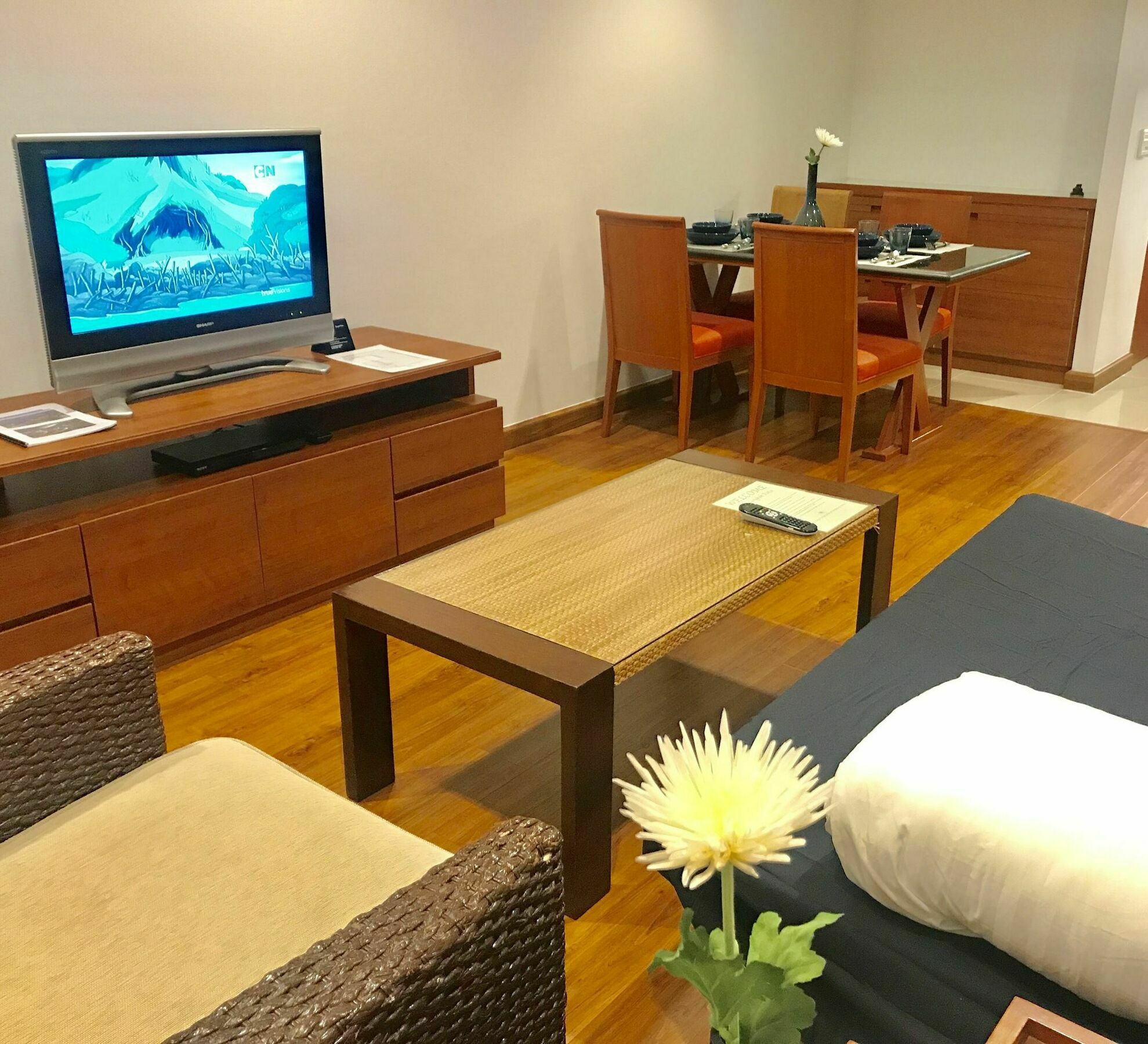 בנגקוק Patio Luxury Suites מראה חיצוני תמונה
