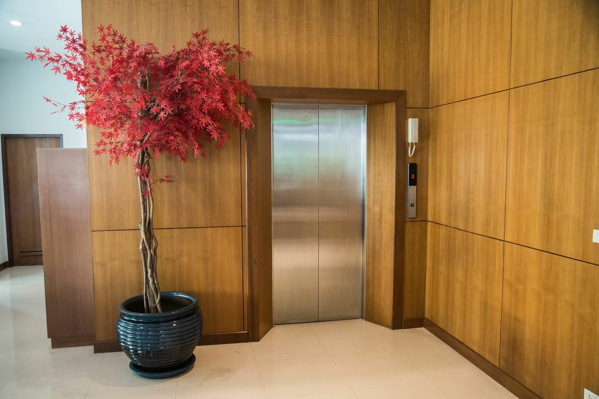 בנגקוק Patio Luxury Suites מראה חיצוני תמונה